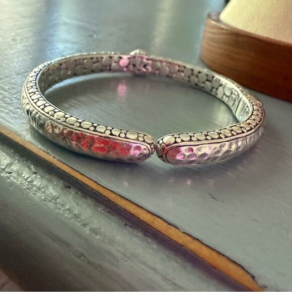 Sarda 925 Sterling Silver Hinged Bangle Bracelet - Picture 3 of 15